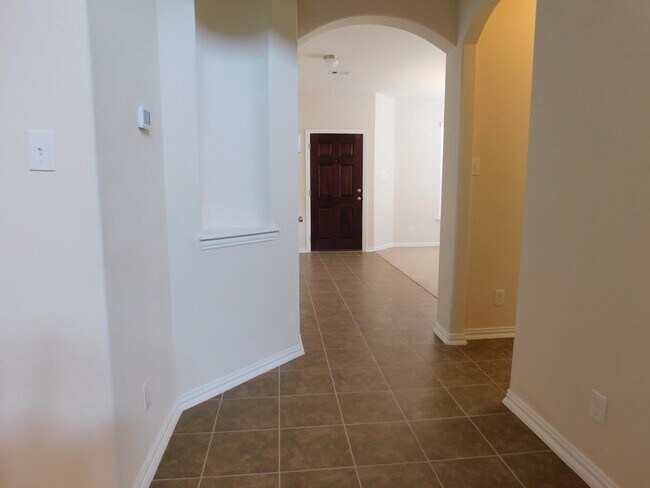 Building Photo - 16 Rose Desert Ct