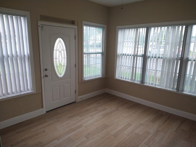 Foto del edificio - 3933 1st St NE