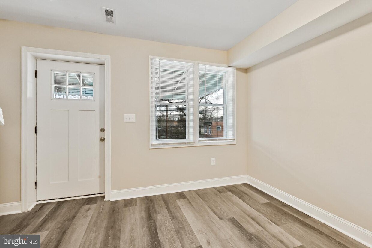 Foto principal - 912 Ashburton St