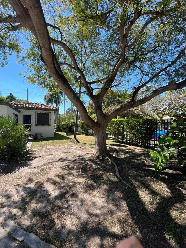 Foto del edificio - 175 SW 25th Rd