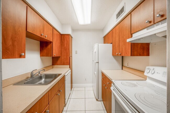 Foto del edificio - Beautiful 2bed/ 2 bath Condo For Rent at S...