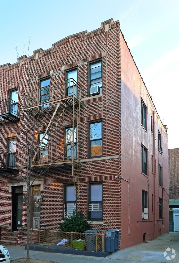 Primary Photo - 3117 36th St