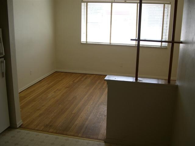 Foto del edificio - 3273-3285 Jamieson Ave