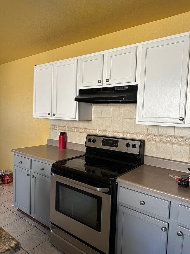 Foto del edificio - Room in House on Mallow Grove