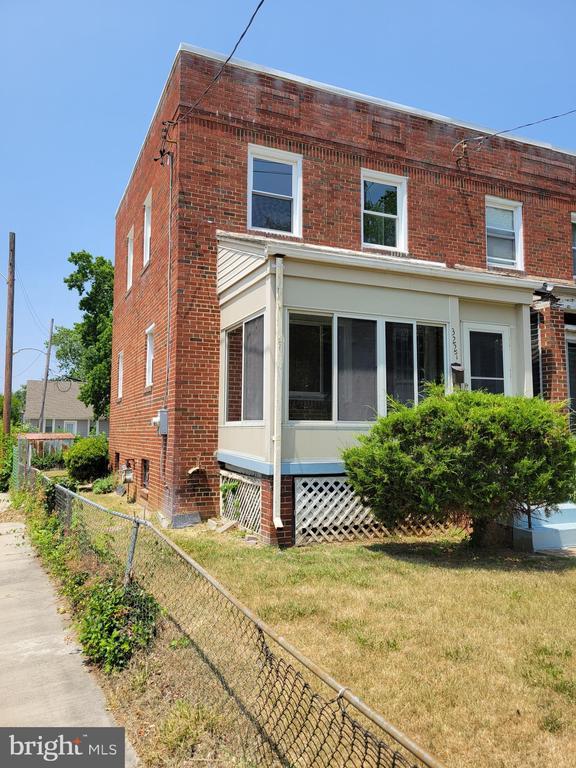 Building Photo - 3227 12th St SE