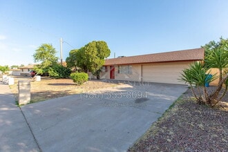 Building Photo - 2533 E Blanche Dr