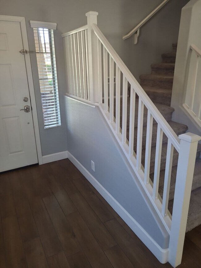 Foto del edificio - Ideal Living in Highland Groves: Stunning Cul-de-Sac Home with Builder Upgrades, Open Floor Plan,...