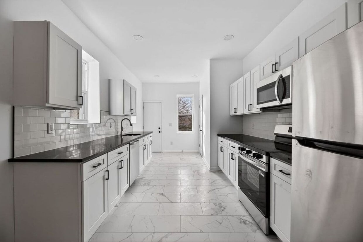 Brand New Renovated 3 Bedroom House for Rent - Brand New Renovated 3 Bedroom House for Rent