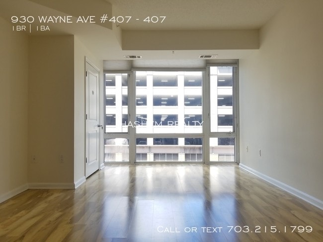 Building Photo - 930 Wayne Ave