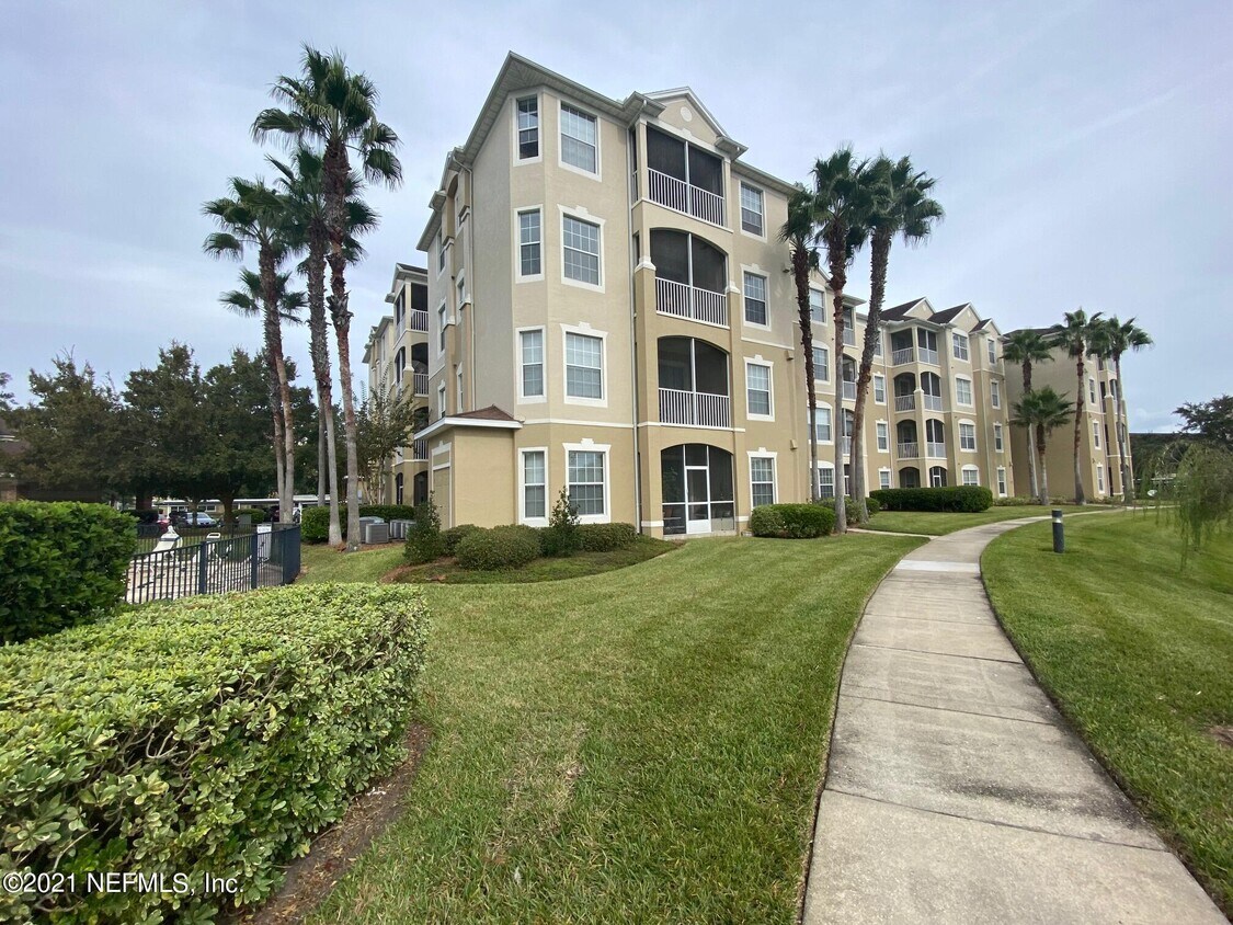 7801 Point Meadows Dr Unit 2306, Jacksonville, FL 32256 Condo for