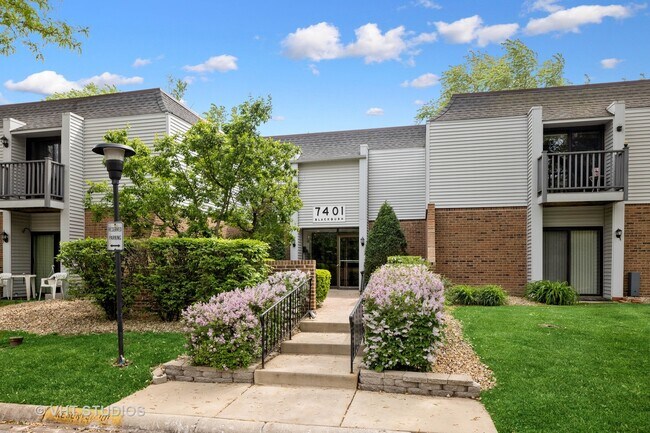 Building Photo - 7401 Blackburn Ave