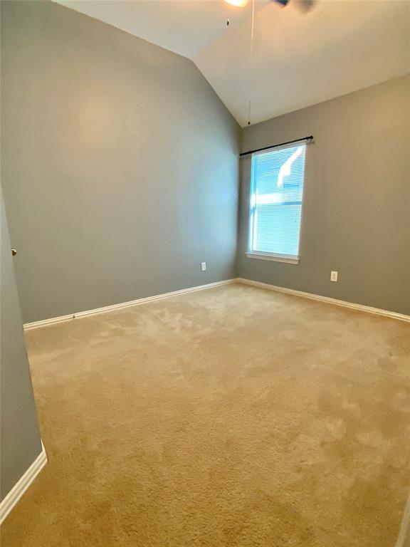 Building Photo - 30938 Blue Ridge Park Ln