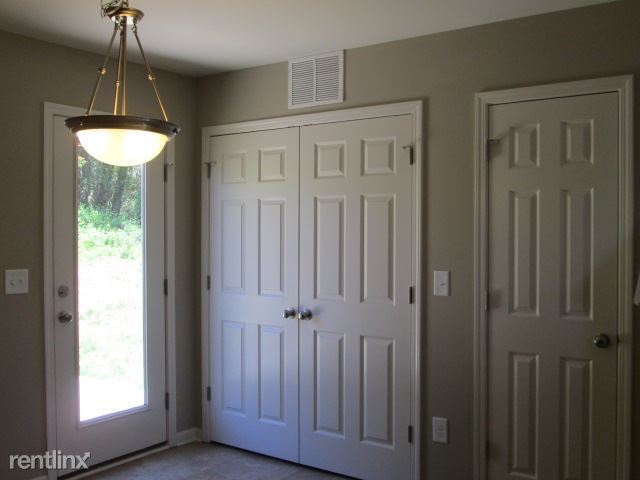 Foto del edificio - 3 br, 2.5 bath House - 4221 Salem Springs Ct