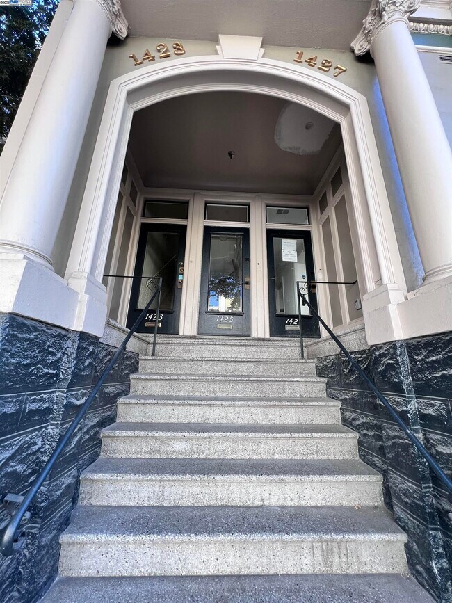 Foto del edificio - 1425 McAllister St
