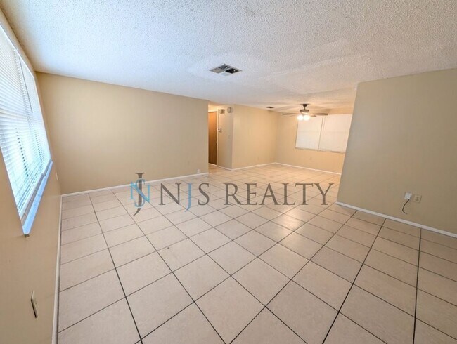Foto del edificio - 11621 Meadow Dr