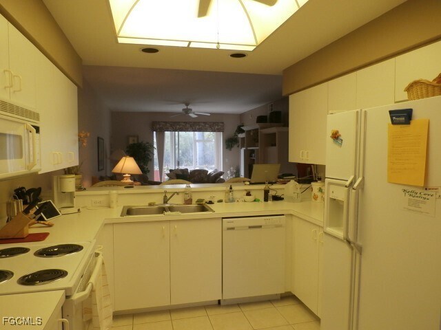 Foto del edificio - 14290 Hickory Links Ct