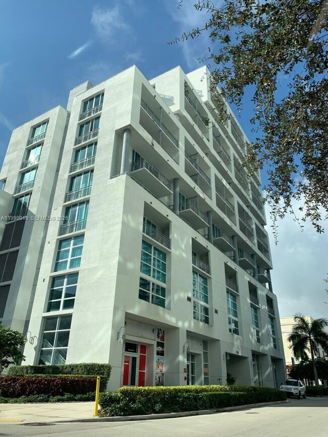 Building Photo - 350 NE 24th St