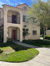 Building Photo - 2554 Olive Dr