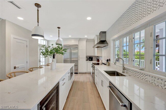 Building Photo - 1500 Pelican Ave