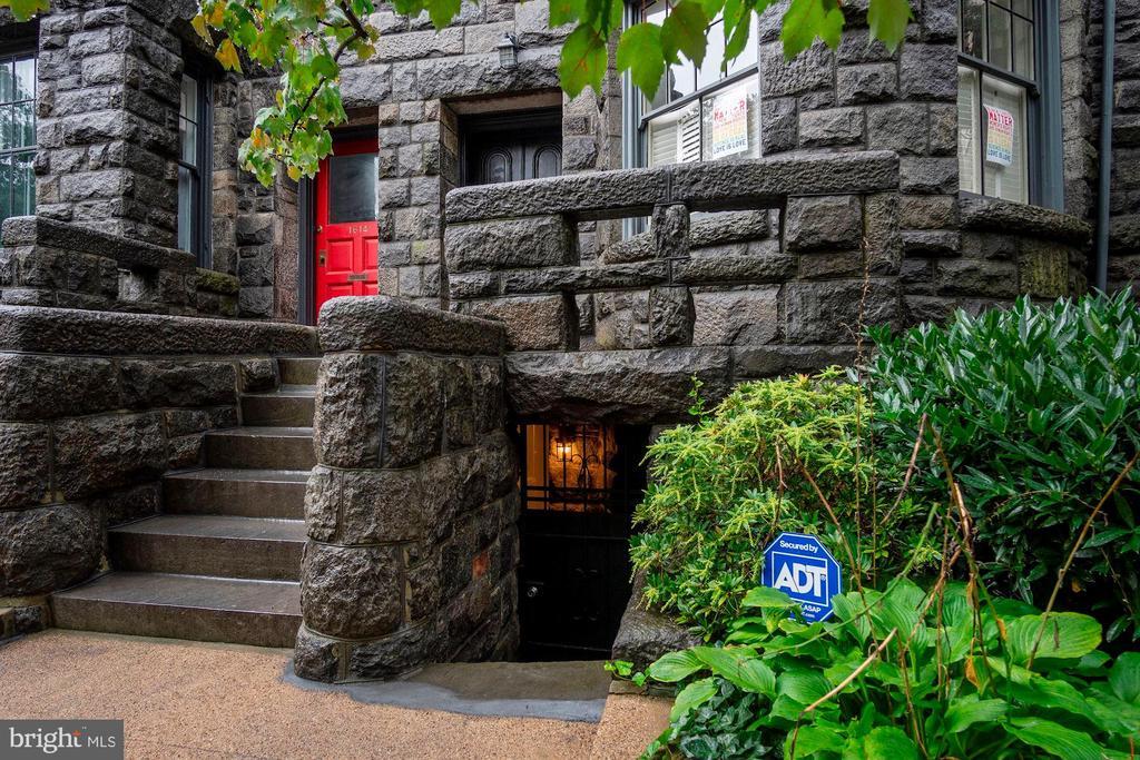 Primary Photo - 1616 S St NW