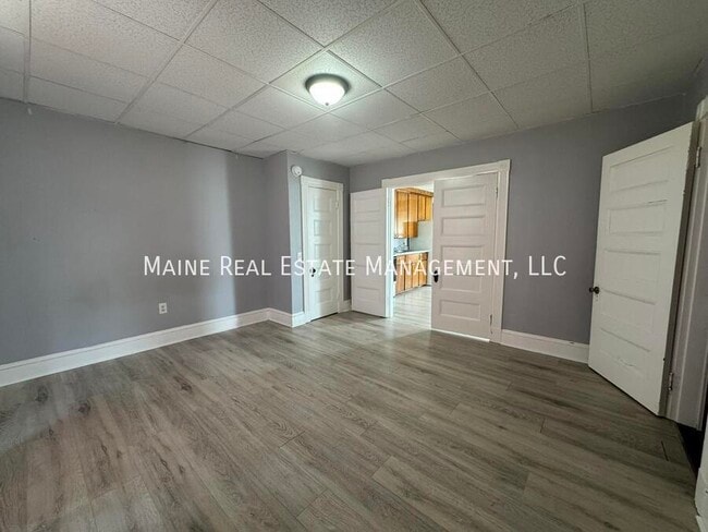 Building Photo - 131 College Ave