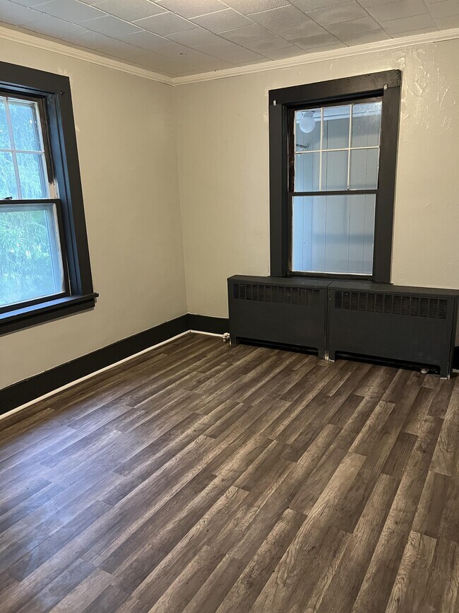 7 Chestnut St, Batavia, NY 14020 House Rental in Batavia, NY