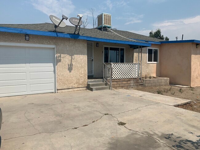 Building Photo - 8419 Tokay Ave