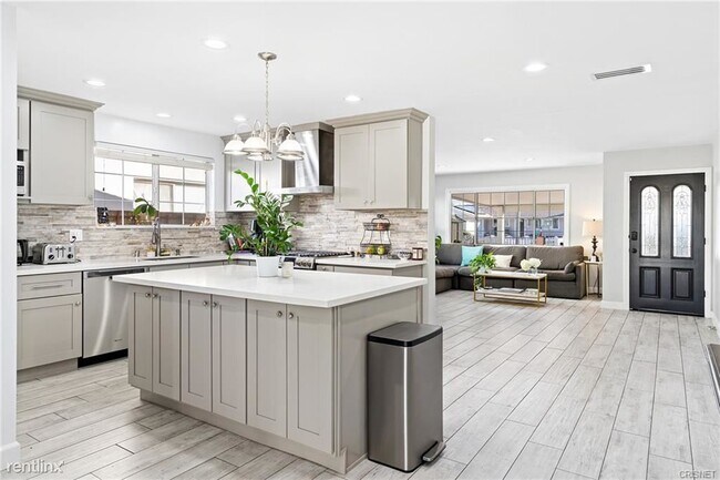 Foto del edificio - 4 br, 2 bath House - 6609 Birchton Ave
