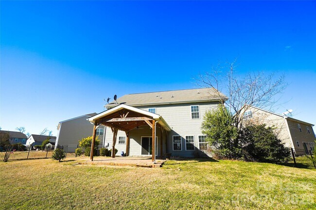 Foto del edificio - 5904 Stirlingshire Ct