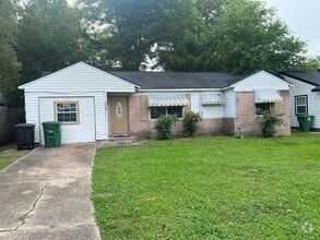 Building Photo - 10005 Sierra Dr