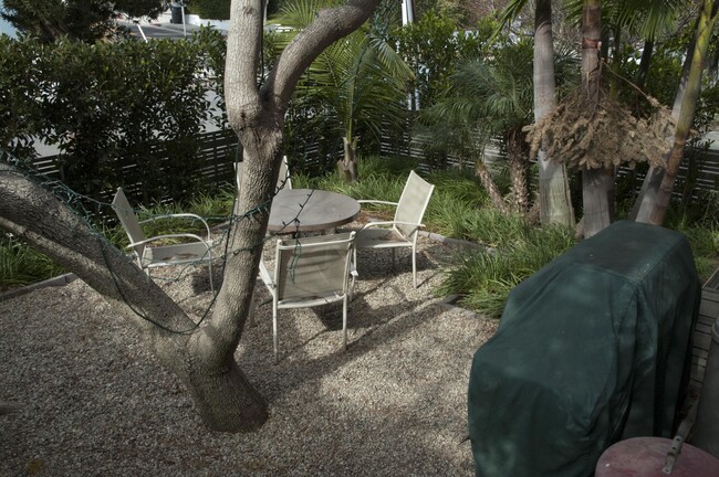 Garden Patio - 532 Pier Ave