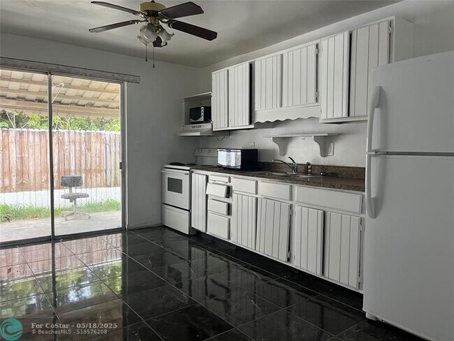 Foto del edificio - 5627 Sheridan St