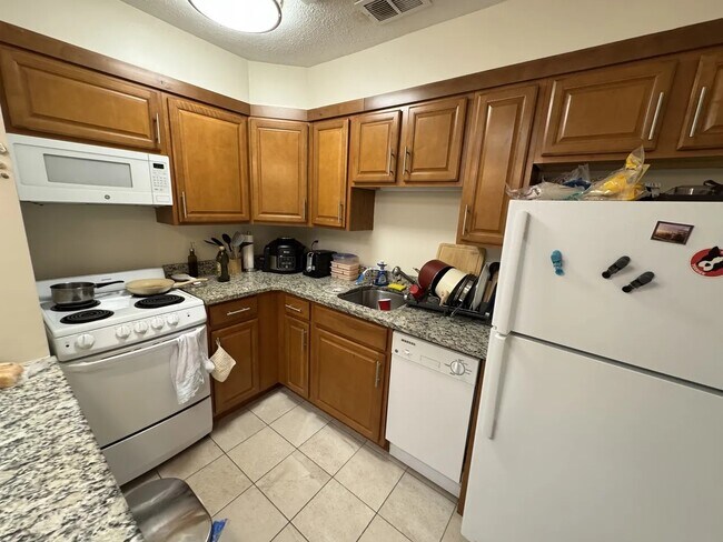 Foto del edificio - 62 Parkman St