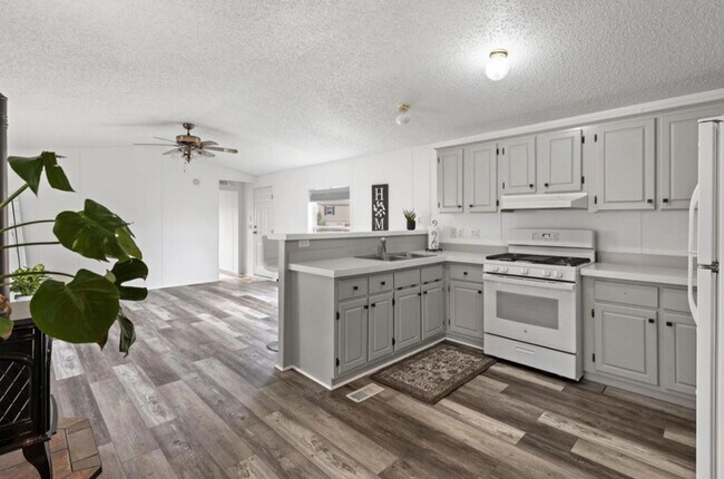 Foto del edificio - Newly remodeled 2 bed Home in West Missoula
