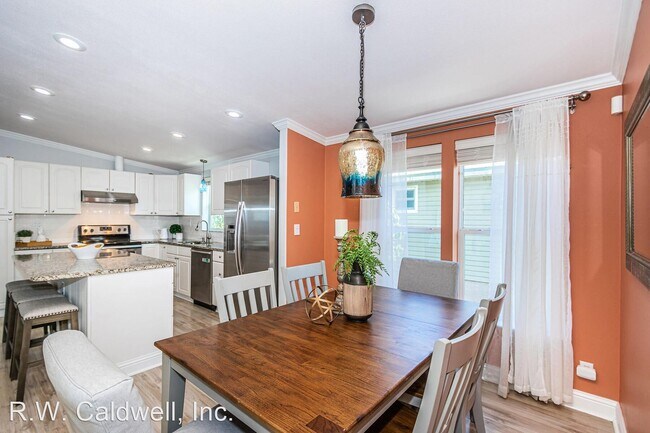 Building Photo - 3 br, 3 bath House - 2921 Dupont Street S