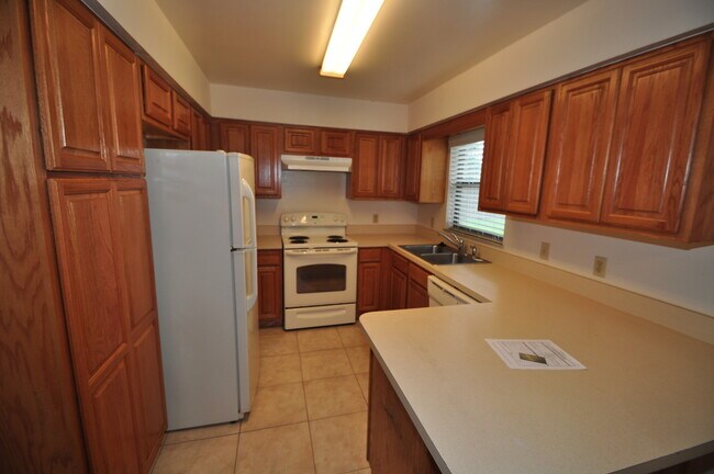 Foto del edificio - APOPKA: Seminole County Schools! AVAILABLE JULY 16th!