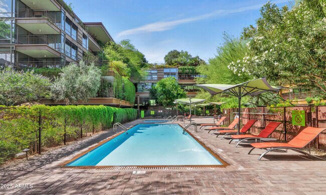 Foto del edificio - 7117 E Rancho Vista Dr