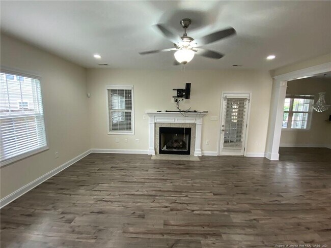 Building Photo - 4132 St Ives Ct