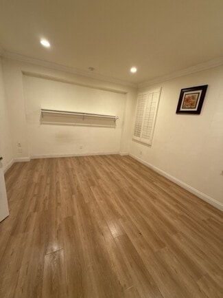 Building Photo - 14925 Shoreham St