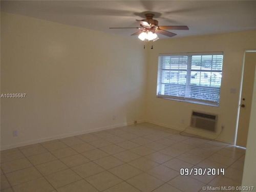 Building Photo - 2561 NE 11th Ct