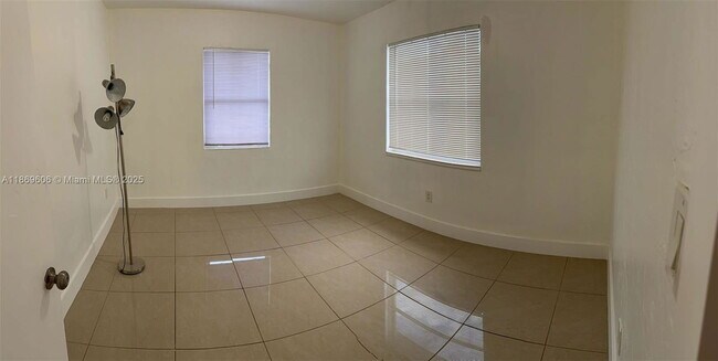Foto del edificio - 235 NW 53rd St