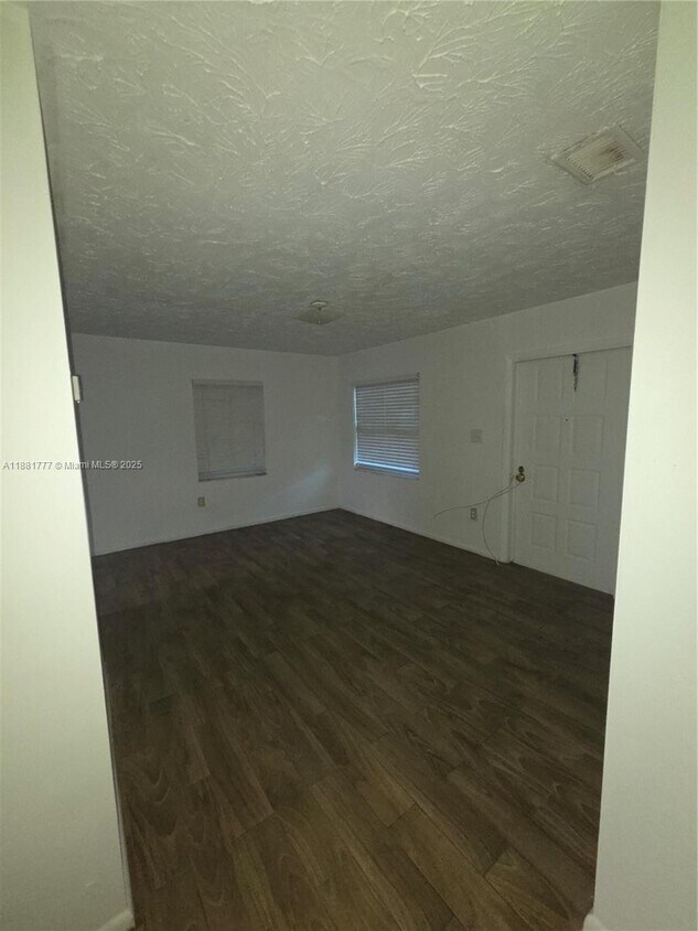 Foto principal - 503 N 25th St