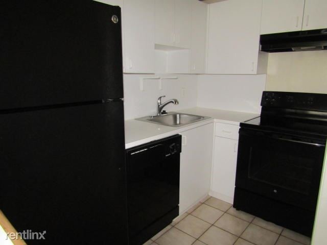Foto del edificio - 1 br, 1 bath  - 4850 NE 5th Ave Apt 119