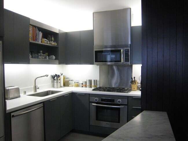 Kitchen - 520 Chestnut St