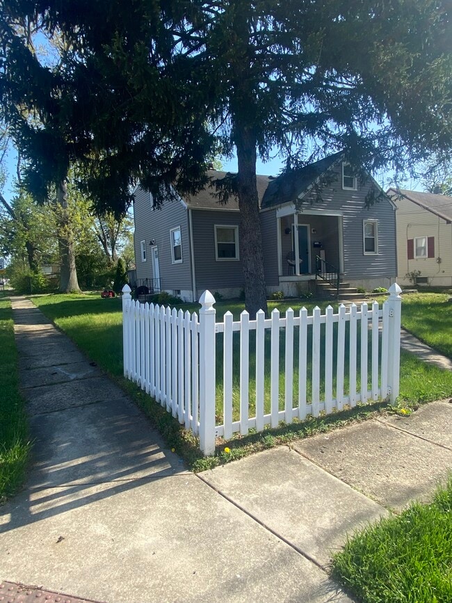 Building Photo - 100 2nd Ave