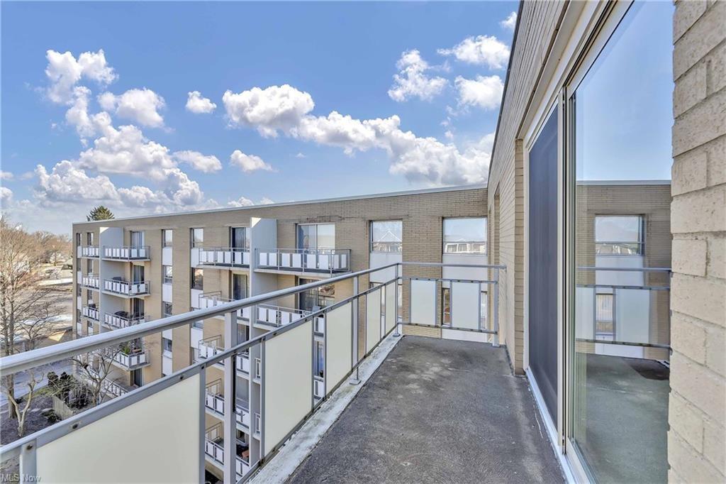 3400 Wooster Rd Unit 615, Rocky River, OH 44116 Condo for Rent in