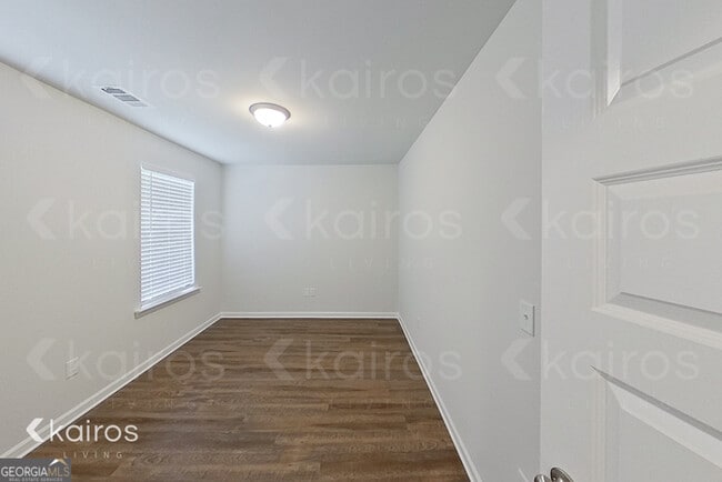 Building Photo - 201 Redwood Ct