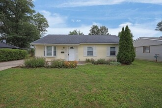 Building Photo - 470 Amesbury Dr