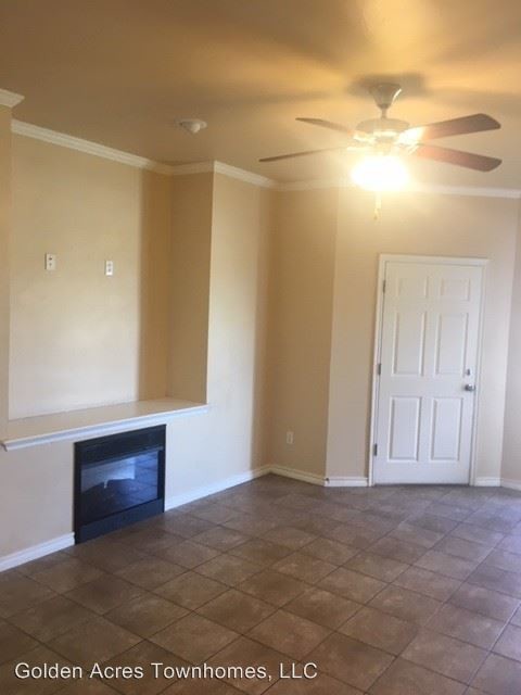 Building Photo - 3 br, 2 bath House - 2600 N. Leo