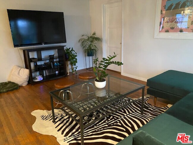 Foto del edificio - 6426 W 83rd St